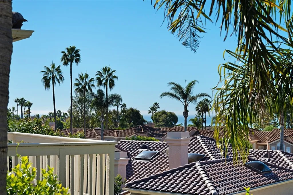 Laguna Niguel, California 92677, United States, 2 Bedrooms Bedrooms, ,3 BathroomsBathrooms,Residential,Active,205411