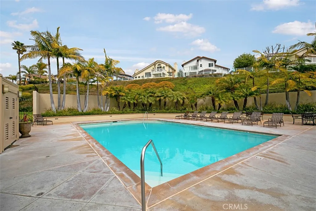 Laguna Niguel, California 92677, United States, 2 Bedrooms Bedrooms, ,3 BathroomsBathrooms,Residential,Active,205411
