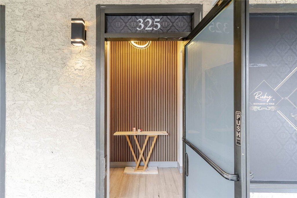 325 N Verdugo Road