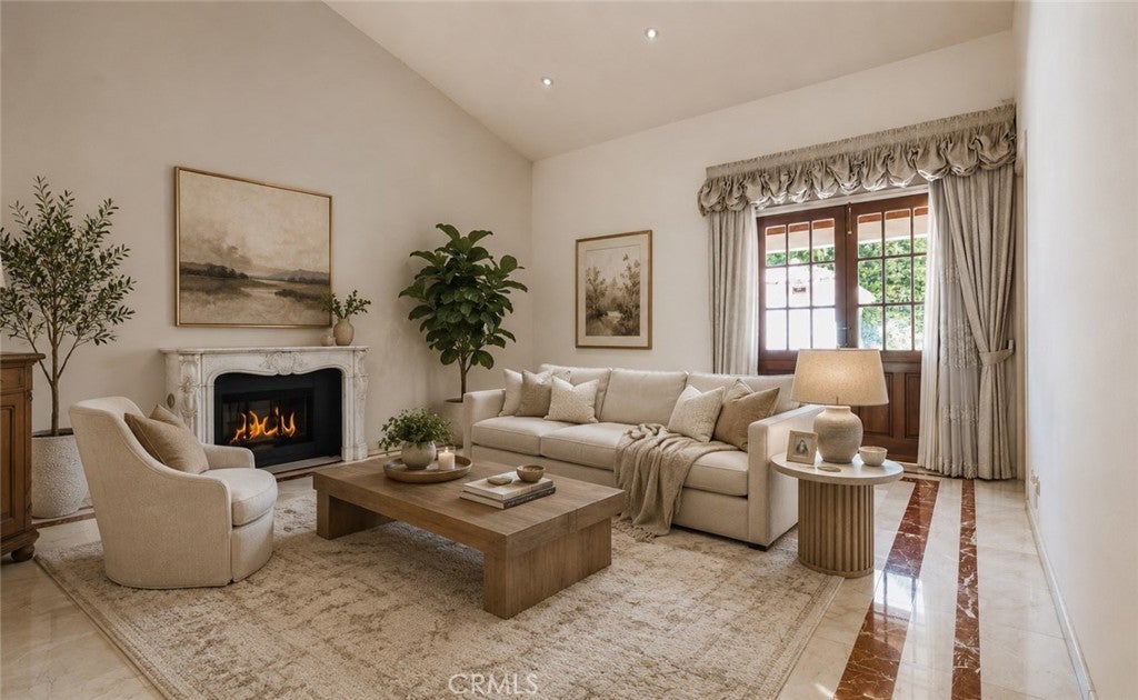 Photo of 5064 Gaviota AVE, Encino, CA 91436 (MLS # SR26198146)