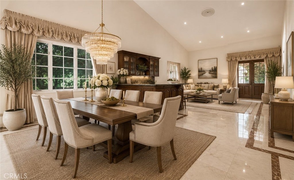 Photo of 5064 Gaviota AVE, Encino, CA 91436 (MLS # SR26198146)