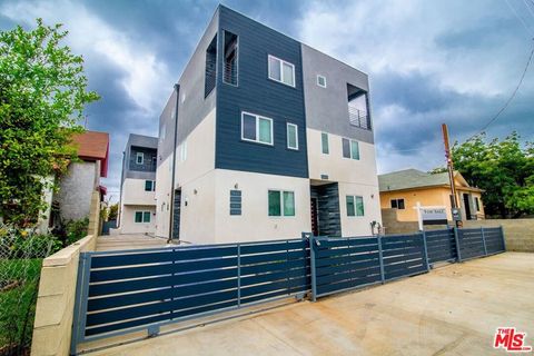 Photo of 1625 S New Hampshire Avenue, Los Angeles, CA 90006 (MLS # 26651835)