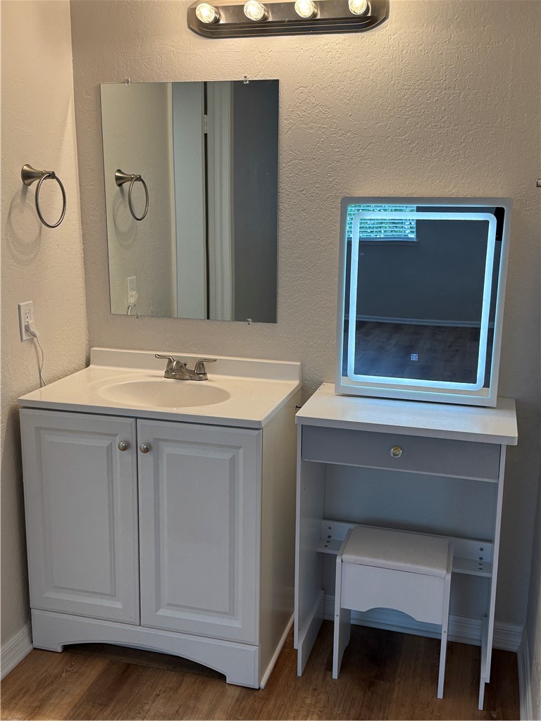 Casa Loma (CL) - Residential Lease