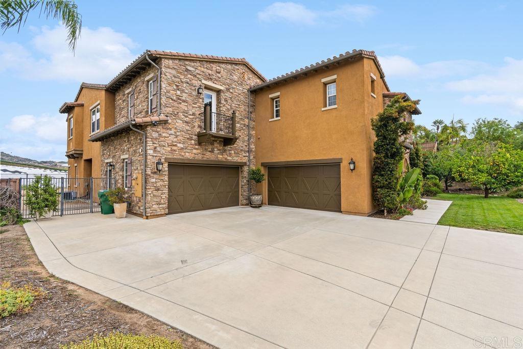 5544 Papagallo Drive