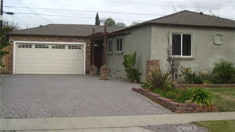 3747 E Roberta Avenue, Orange, CA 92869 - MLS#: PW26097794