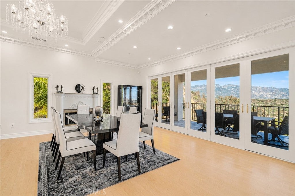 3426 Ayars Canyon Way, Glendale CA 91208