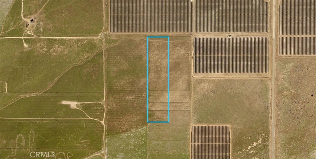 Huge lot located in the West side of Lancaster, Ca. Los Angeles County. Fantastic desert and mountain views. Lots of solar in the area.