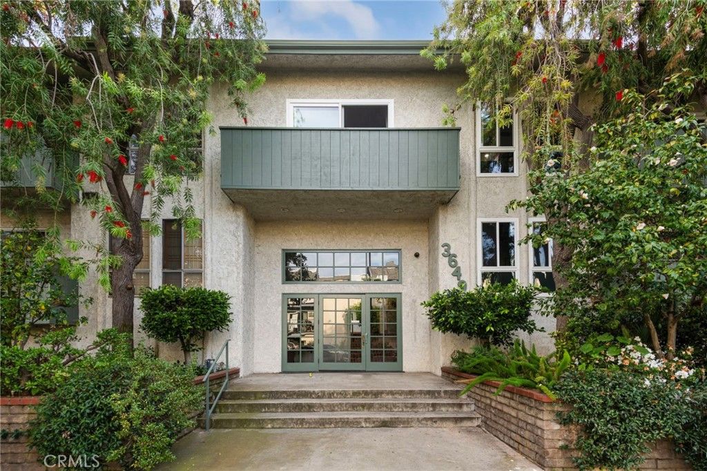 Photo of 3649 Glendon Avenue #204, Los Angeles, CA 90034 (MLS # CV26046566)