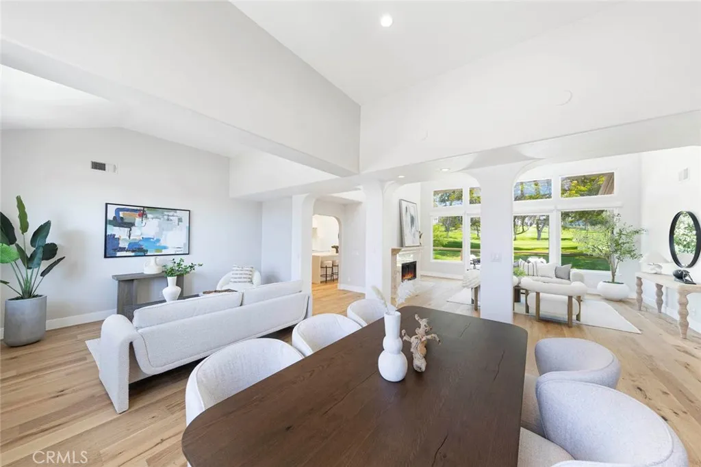 Newport Beach, California 92660, United States, 2 Bedrooms Bedrooms, ,3 BathroomsBathrooms,Residential,Active,257534