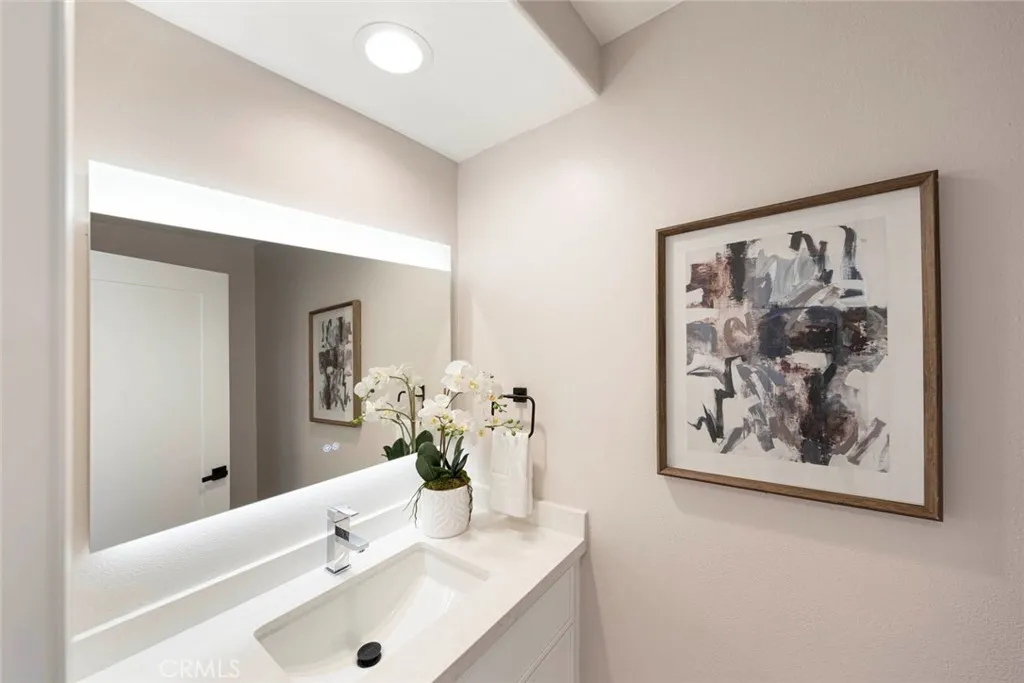 Newport Beach, California 92660, United States, 2 Bedrooms Bedrooms, ,3 BathroomsBathrooms,Residential,Active,257534