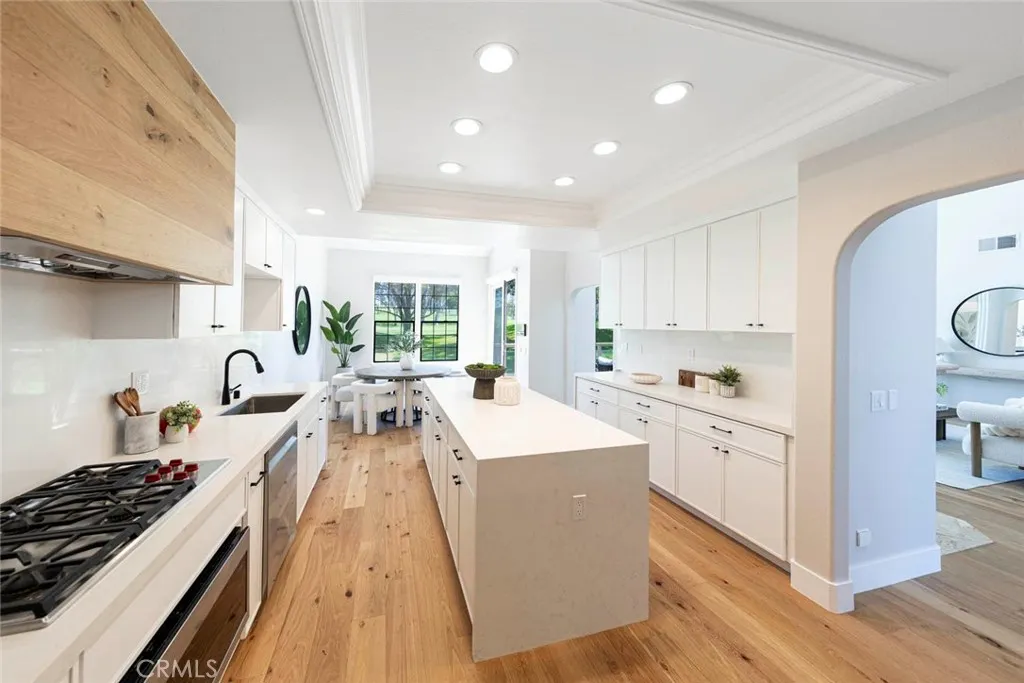 Newport Beach, California 92660, United States, 2 Bedrooms Bedrooms, ,3 BathroomsBathrooms,Residential,Active,257534