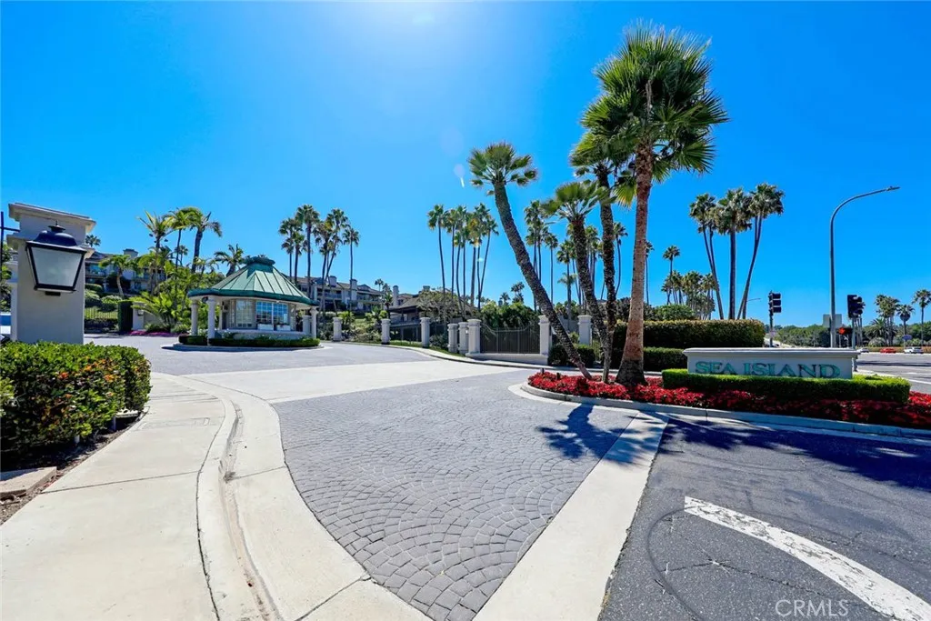 Newport Beach, California 92660, United States, 2 Bedrooms Bedrooms, ,3 BathroomsBathrooms,Residential,Active,257534