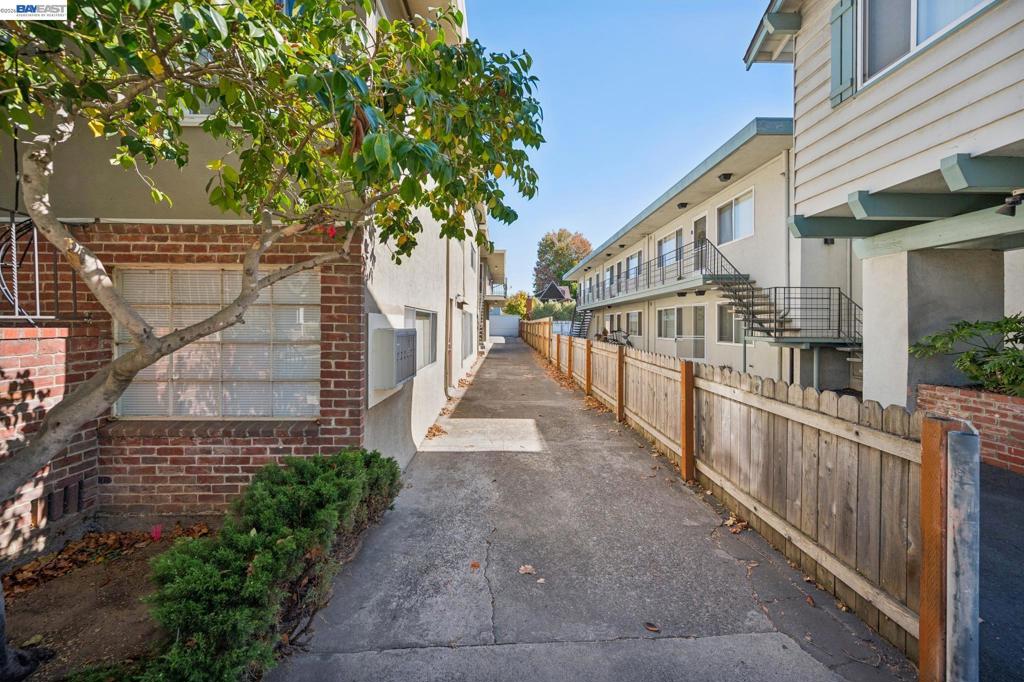 1526 Verdi St