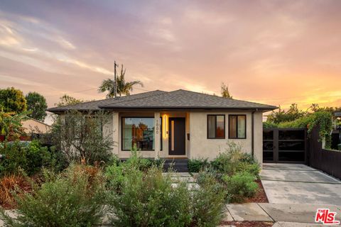 Photo of 1000 Indiana Avenue, Venice, CA 90291 (MLS # 26665369)