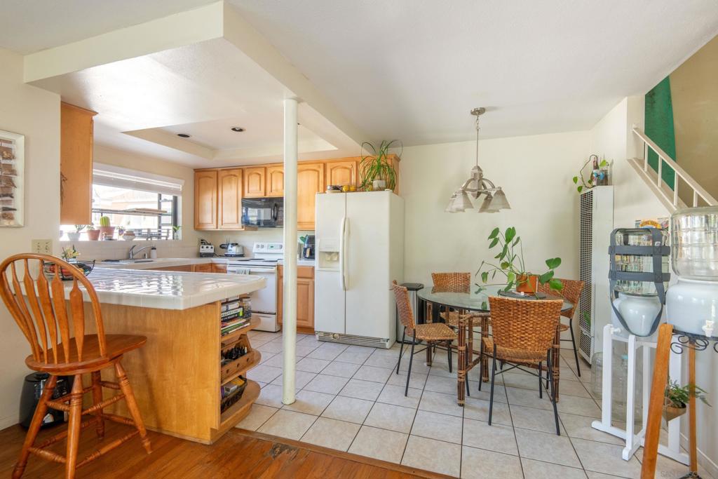 1828 Diamond St 1
