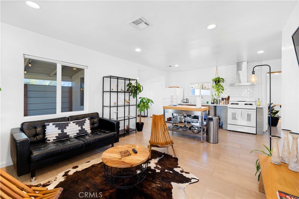 61879 Valley View Circle