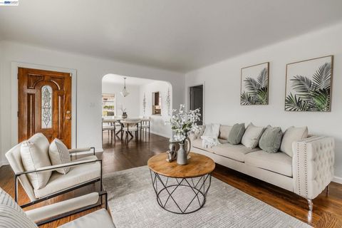 Photo of 2241 Kelly St St, Hayward, CA 94541 (MLS # 41133021)