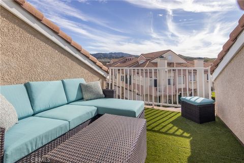 Photo of 27006 Karns Court #61305, Canyon Country, CA 91387 (MLS # SR26049206)