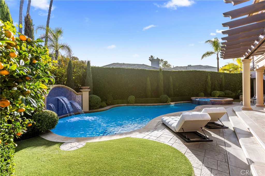 Ritz Cove (RC) - Residential