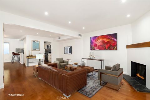 Photo of 944 Palm Avenue #5, West Hollywood, CA 90069 (MLS # SB25275991)