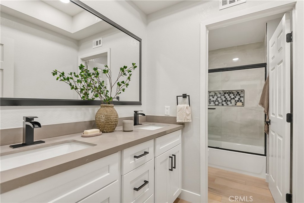 Westlake Pointe (771) - Residential