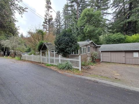 Photo of 14505 W Park Avenue, Boulder Creek, CA 95006 (MLS # ML82030281)