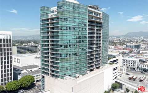 Photo of 3785 Wilshire Boulevard #1001, Los Angeles, CA 90010 (MLS # 25620115)