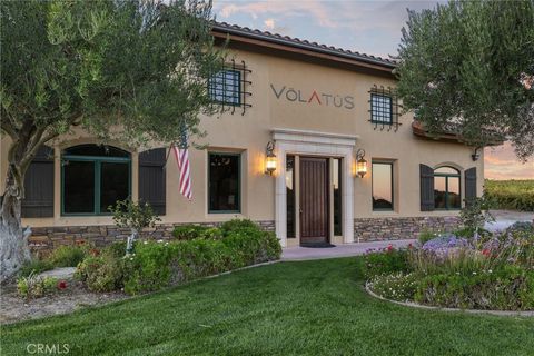 Photo of 3000 Oakdale Rd., Paso Robles, CA 93446 (MLS # SC25259304)