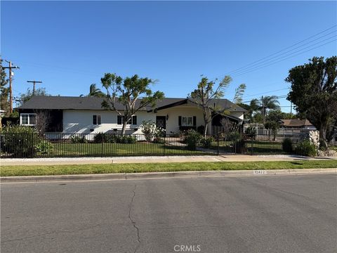 Photo of 12472 Woodlawn Avenue, North Tustin, CA 92780 (MLS # OC26071047)