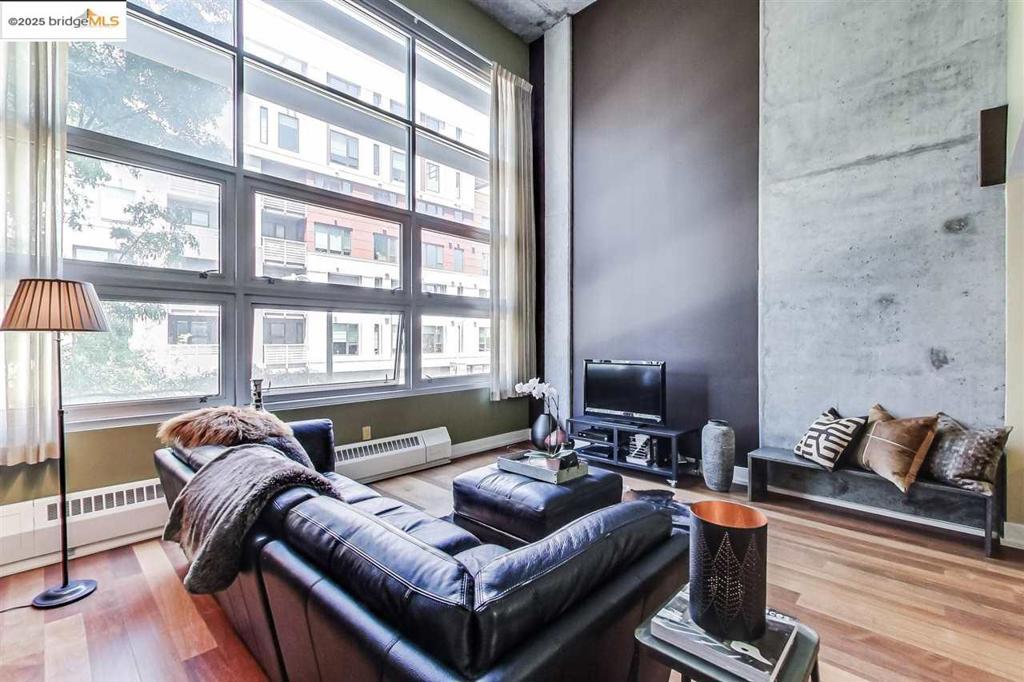 311 Oak St 337