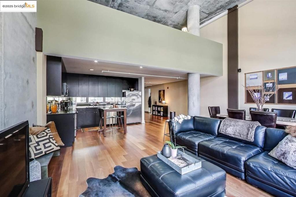 311 Oak St 337