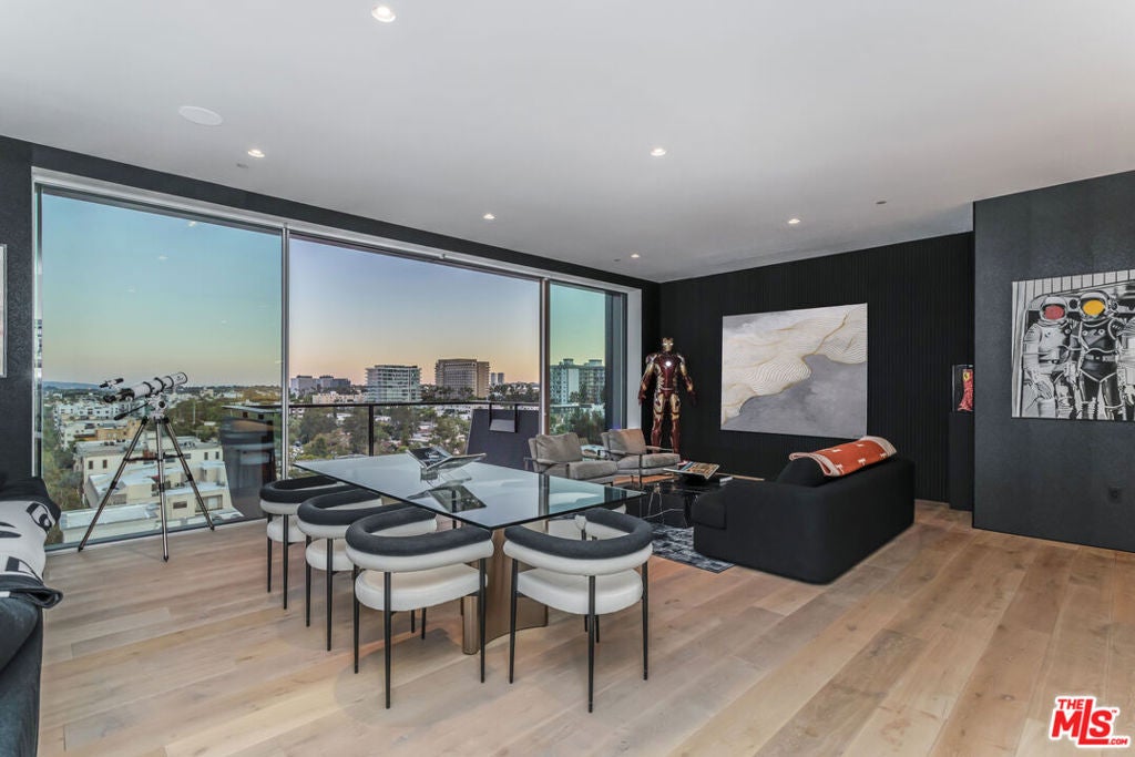 8899 Beverly Boulevard 9D