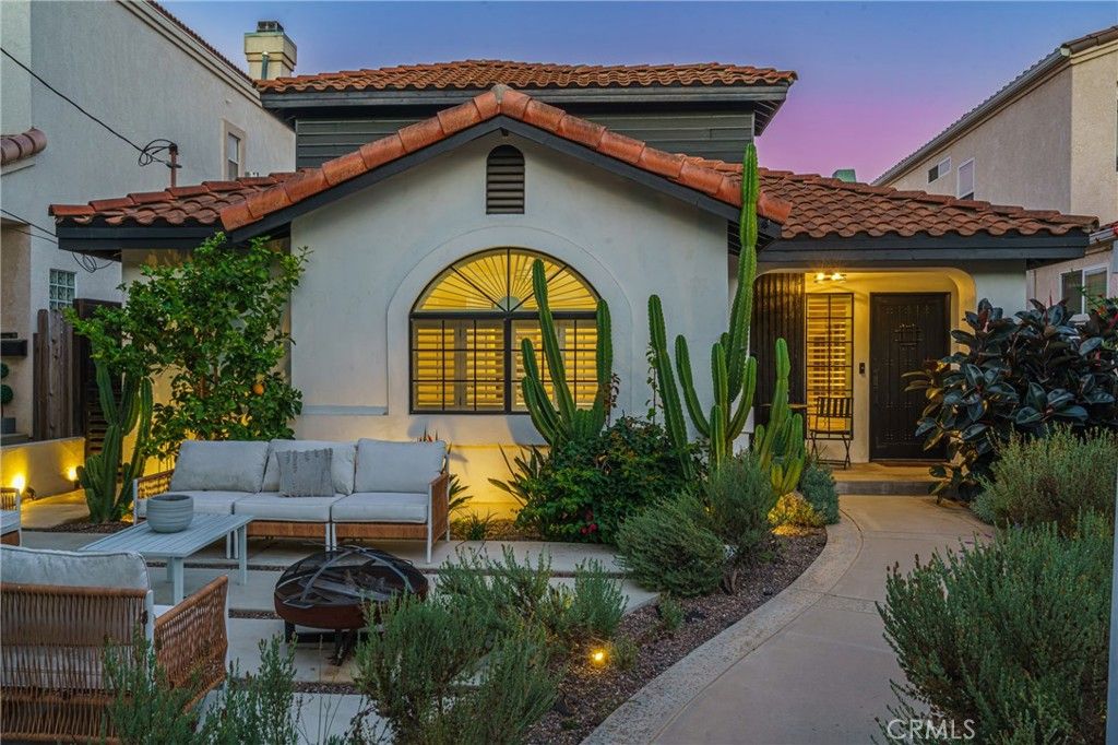 Photo of 314 Ultimo Avenue, Long Beach, CA 90814 (MLS # PW25230797)