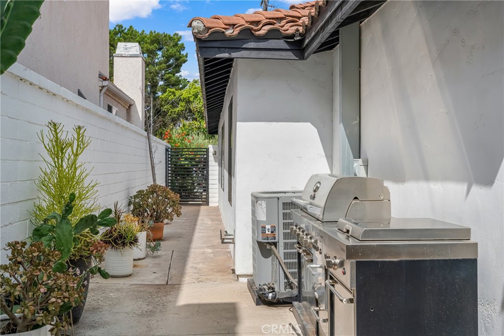 Alamitos Heights (AH) - Residential