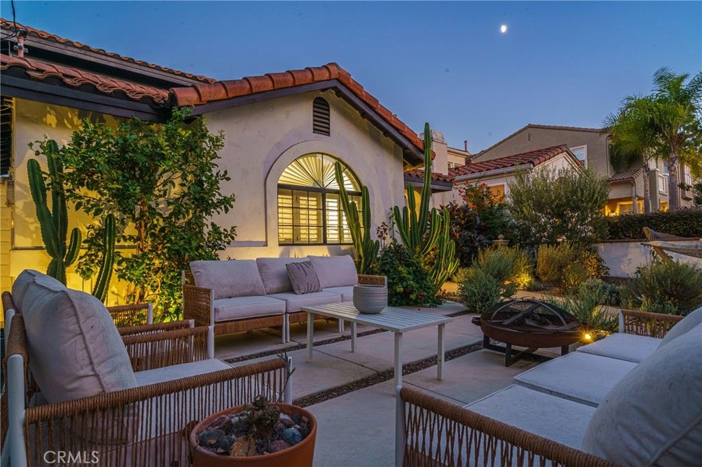 Photo of 314 Ultimo Avenue, Long Beach, CA 90814 (MLS # PW25230797)