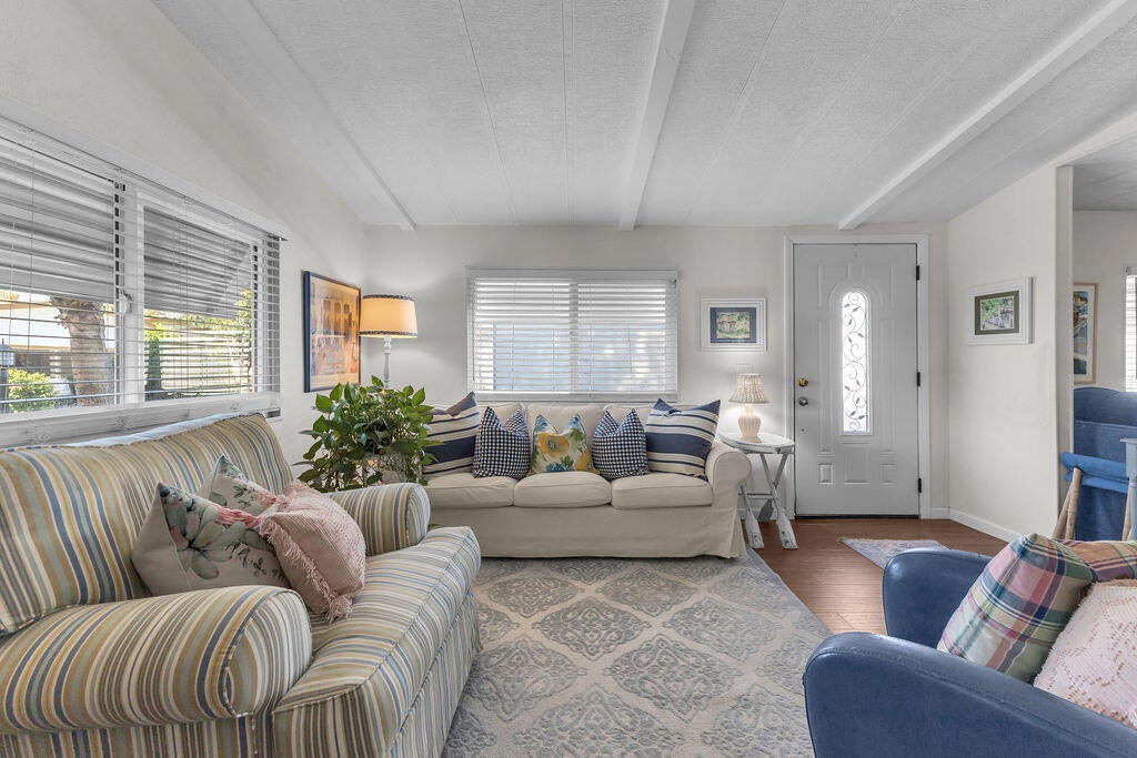 1251 Via Benicia