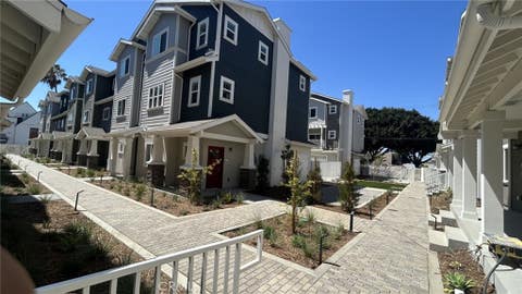Photo of 1336 Locust Avenue #3, Long Beach, CA 90813 (MLS # PW26167879)