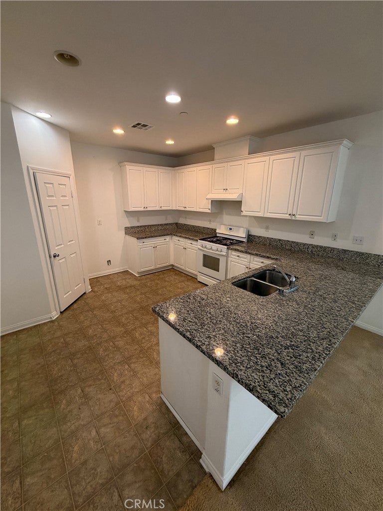 5033 S Centennial