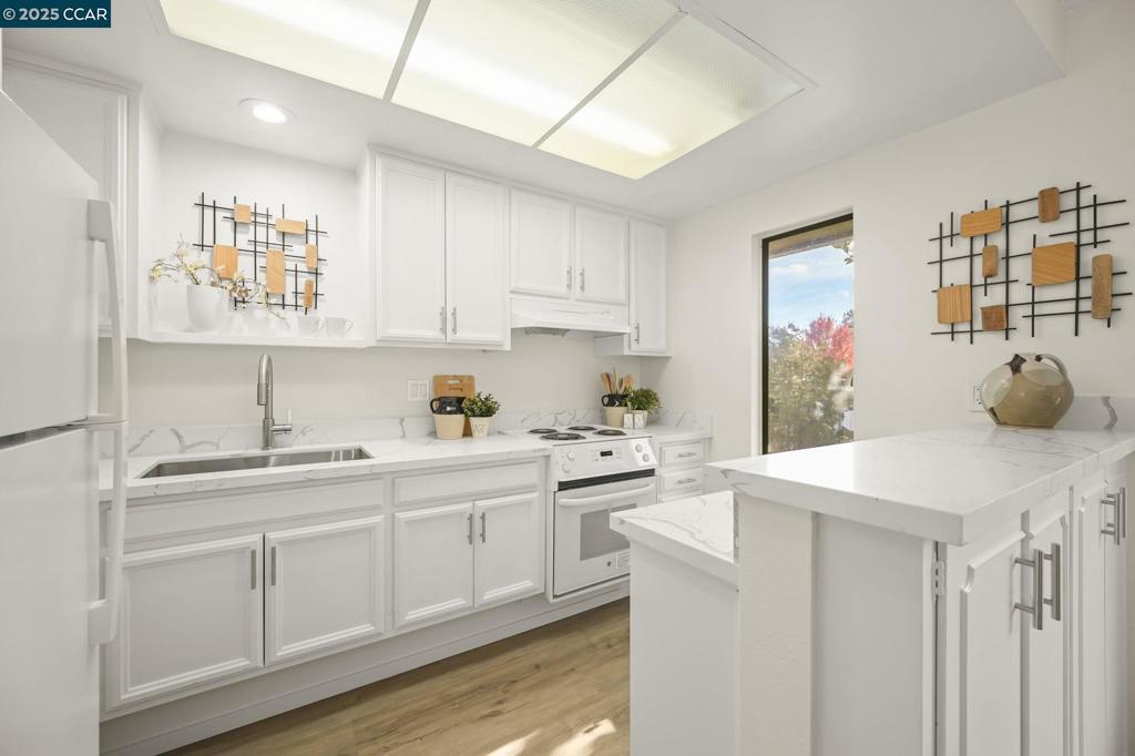 ROSSMOOR - Residential