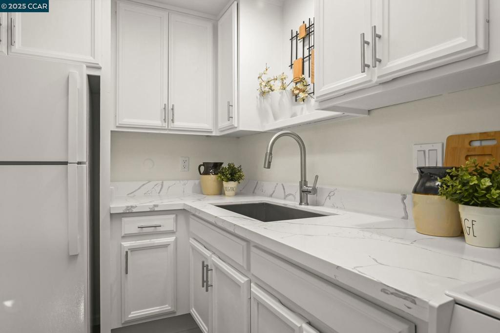 ROSSMOOR - Residential