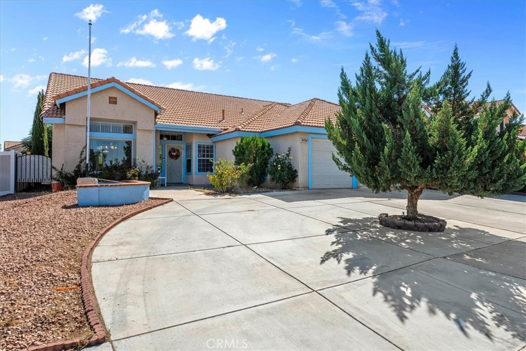 3-Bedroom PLUS an office in Victorville HOME! Office could be used as bedroom if needed. Enjoy a flowing layout designed for both everyday ease and hosting gatherings. Spacious home with ample size rooms!
Perfect for Families seeking a functional yet inviting home. This home has easy/close access to 15 Fwy, close to shopping Mall, dining, schools, and much more. The spacious floor plan offers plenty of room for family living, entertaining. This home offers easy access to all the essentials. The backyard with an in-ground POOL is perfect for outdoor-Summer gatherings. Great size Drive-way with space to park 3 vehicles PLUS a 3 car-garage. Don't miss out! This one will not last!!