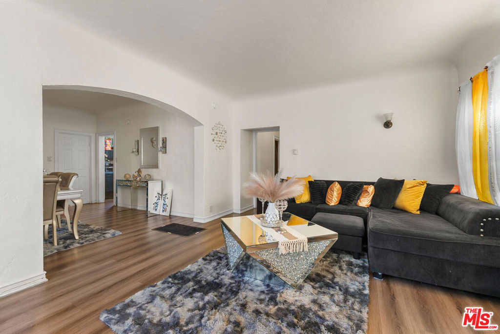 808 W Imperial Highway