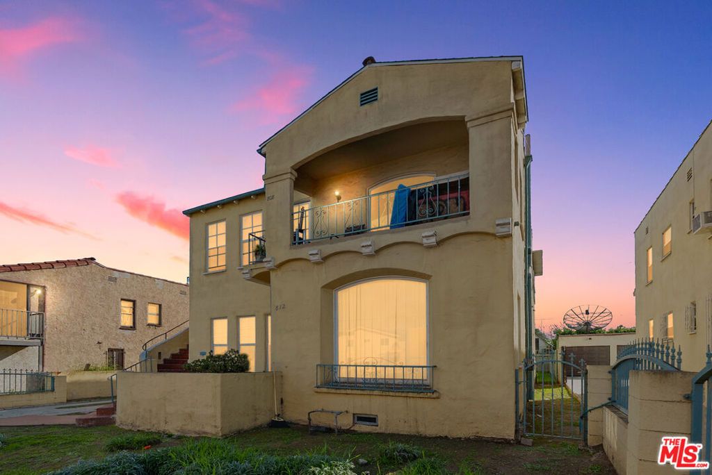 Photo of 808 W Imperial Highway, Los Angeles, CA 90044 (MLS # 26650247)