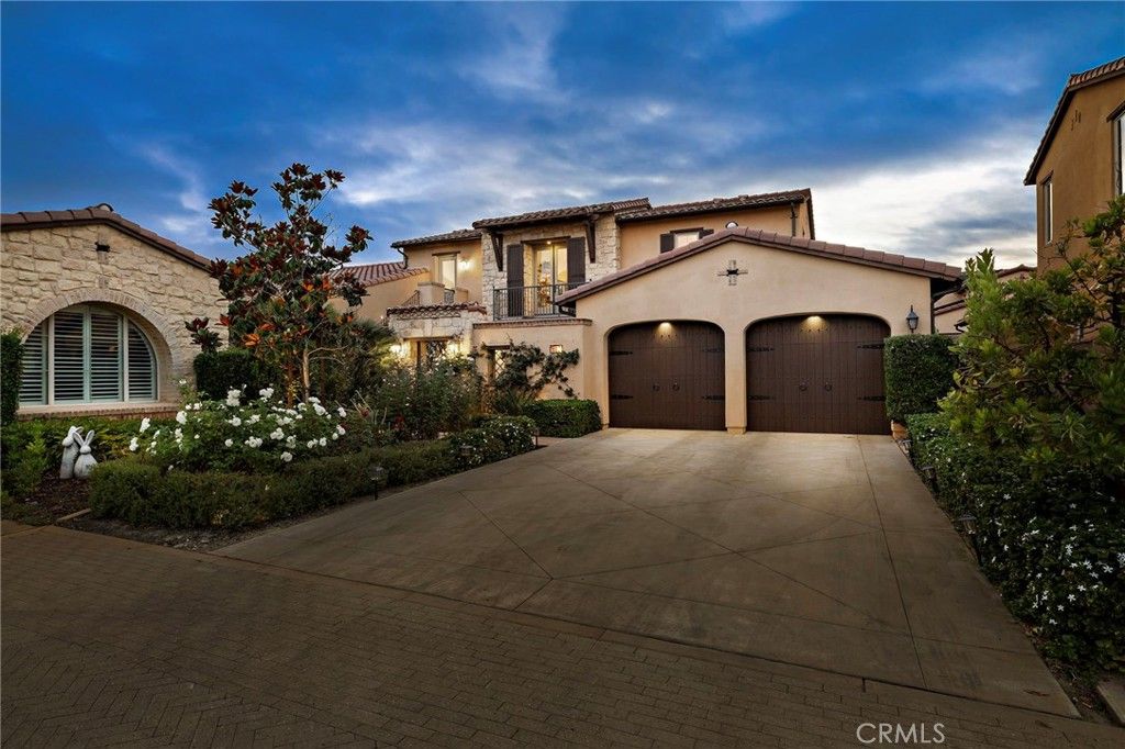 Photo of 137 Sunset Cv, Irvine, CA 92602 (MLS # OC25184298)