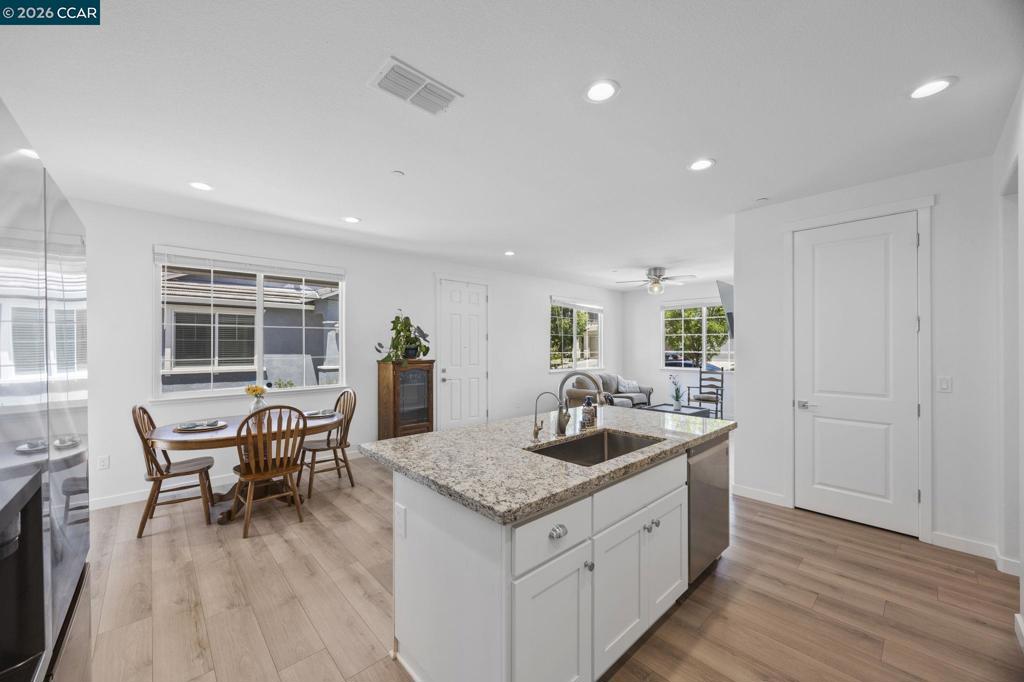 2329 Melrose Lndg