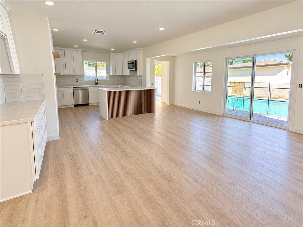 16043 Tuba Street