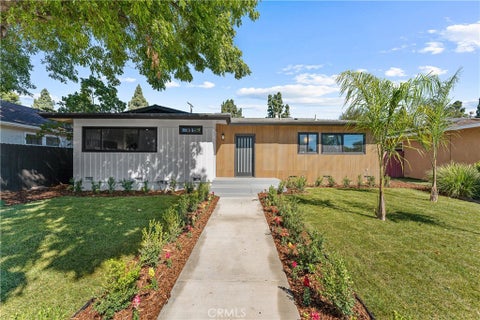 Photo of 16043 Tuba Street, North Hills, CA 91343 (MLS # SR26211744)