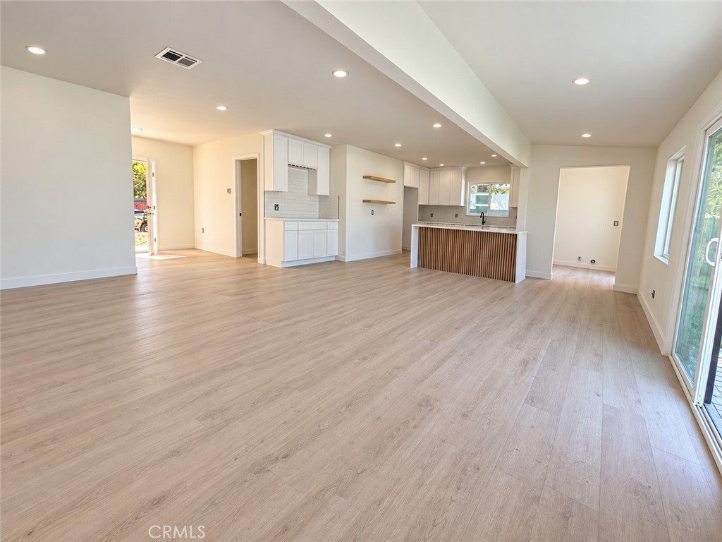 16043 Tuba Street