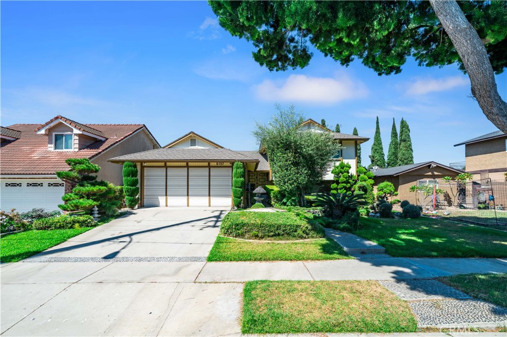 Unveil your dream home in the heart of Lakewood, CA! This elegantly maintained, fully furnished single-family home features four spacious bedrooms, three updated bathrooms, and an open layout on a generous-size lot—perfect for family living, entertaining, or working from home. Enjoy natural light, hardwood floors, a modern kitchen with appliances, and a cozy breakfast nook. The attached garage offers added convenience and storage. Located in a quiet, friendly neighborhood within walking distance to schools, parks, shops, and restaurants, with easy freeway access. Don’t miss this turnkey gem!