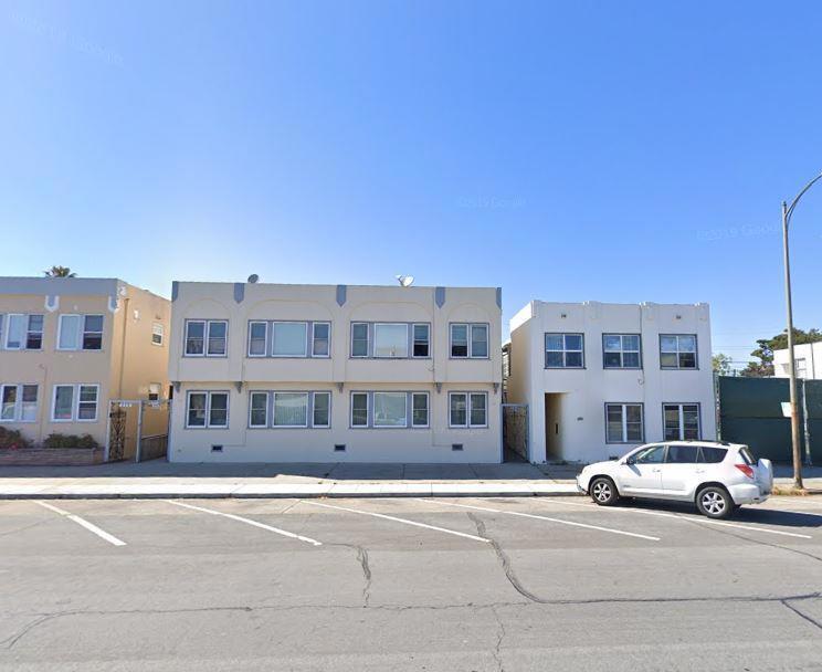 Very convenient location, walk to Safeway, easy access to Hwy 92/101 Nice unit, washer/dryer hook ups and extra storage, move-in condition! Walk to Safeway. Quiet location...show and rent!